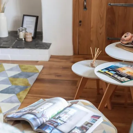 Beach Lovers Paradise In - With Sea Views & Log Burner Just 100m From Beach Holiday home *